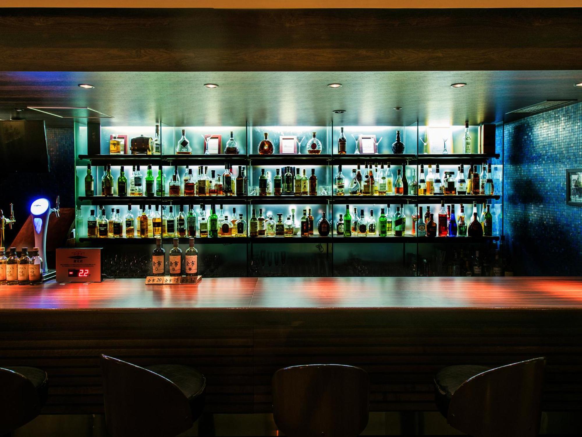 Premier Hotel -Tsubaki- Sapporo Exteriör bild A bar in a nightclub
