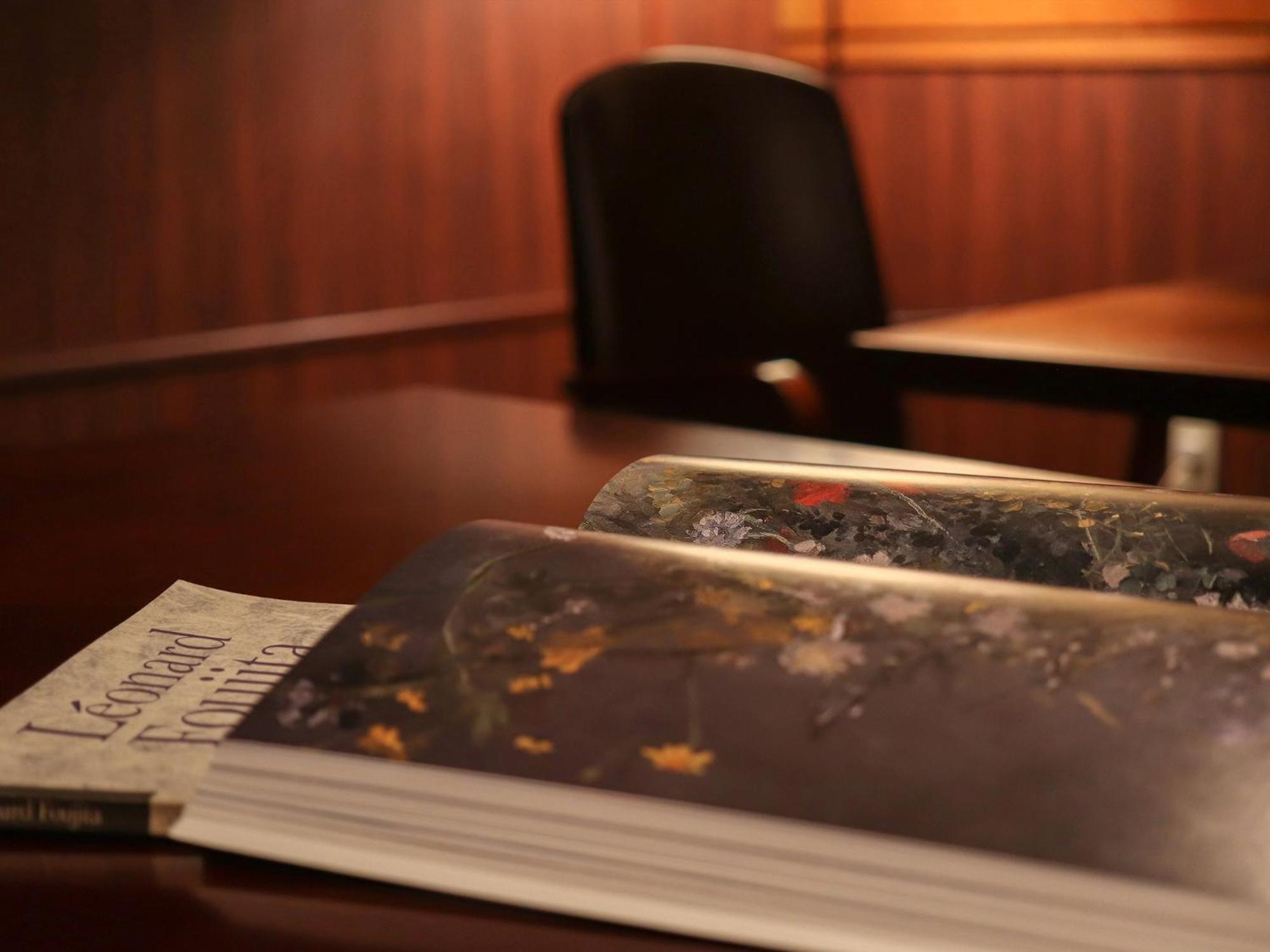 Premier Hotel -Tsubaki- Sapporo Exteriör bild A book on a table